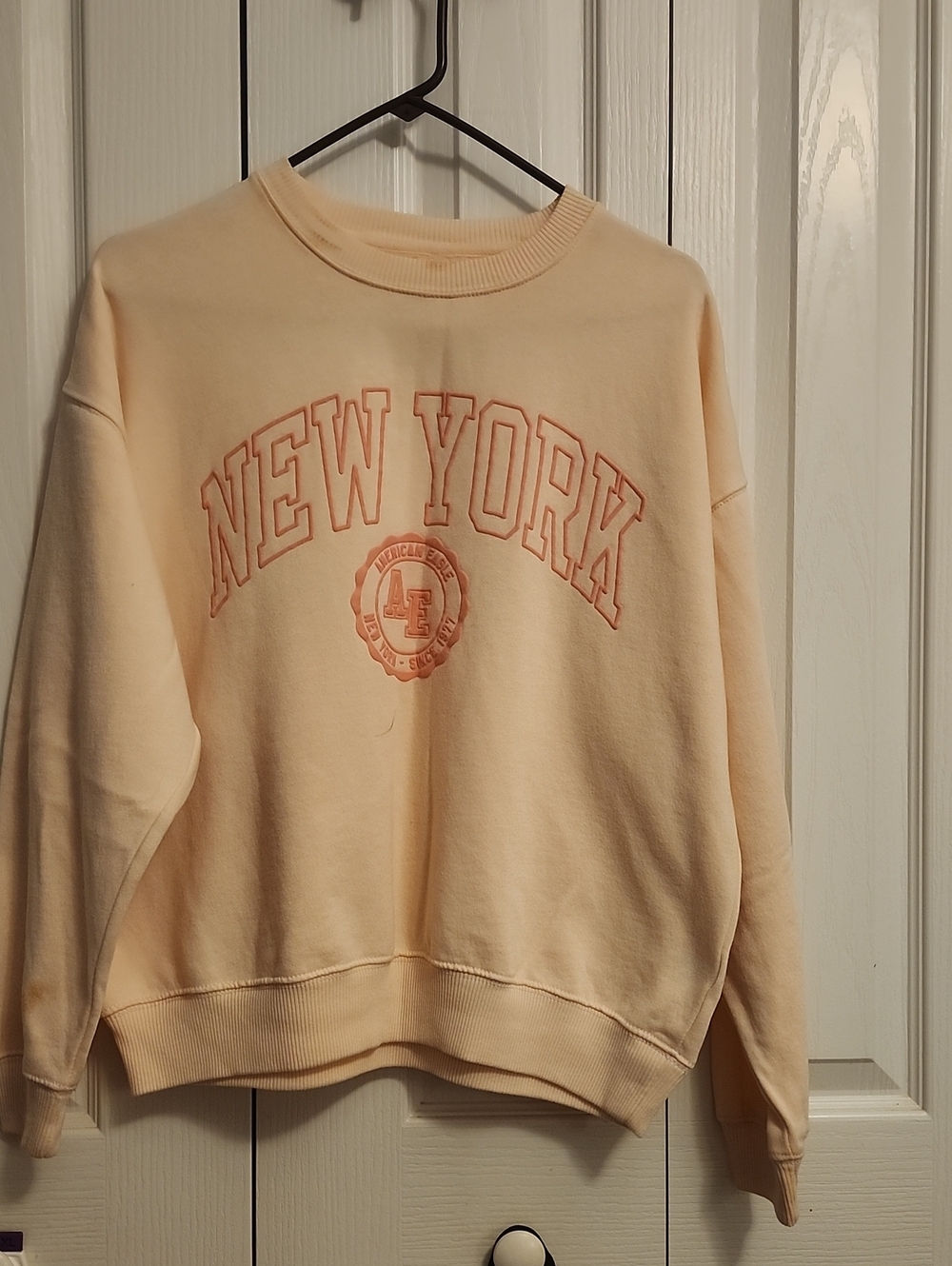 New York Cream Graphic Sweatshirt - Women's Cozy Pullover